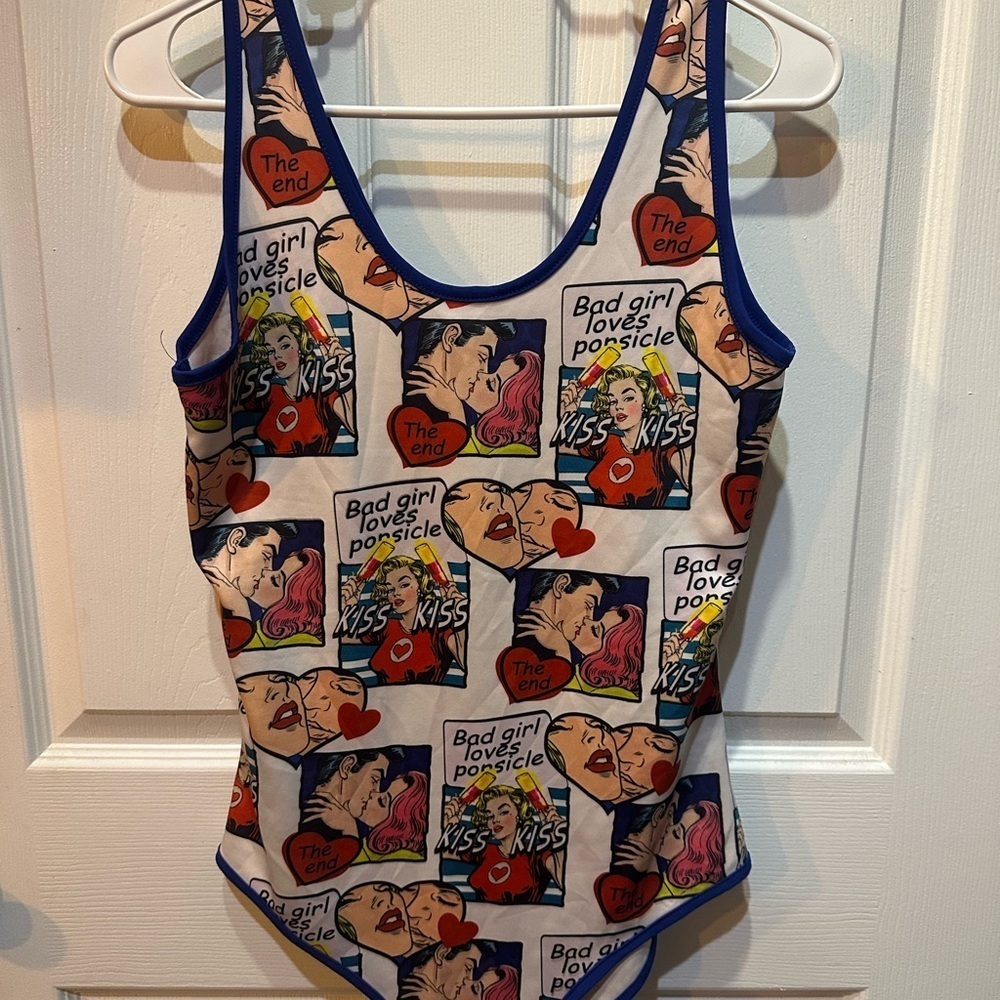 Comic Print Kiss Bodysuit Size Large - Picture 4 of 10
